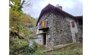 Casetta indipendente con giardino